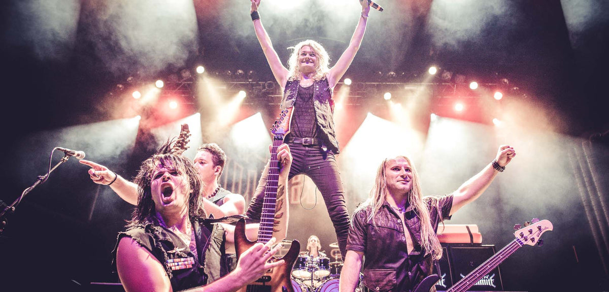 日本盤 1枚未開封 Kissin' Dynamite CD 2枚セット Kissin' Dynamite: 'Back With A Bang' - Sleaze Roxx