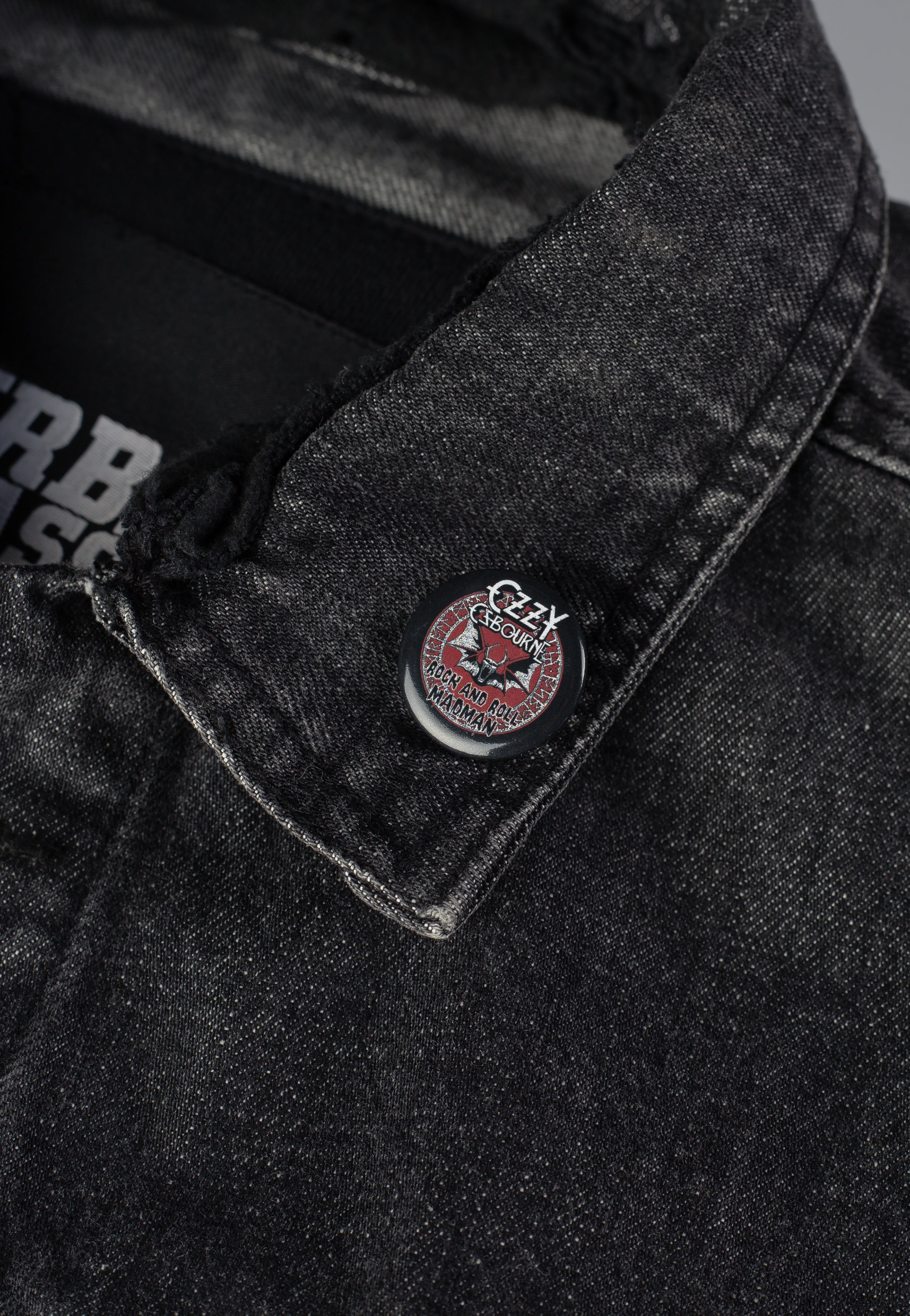 Ozzy Osbourne - Bark At The Moon - Button | Neutral-Image