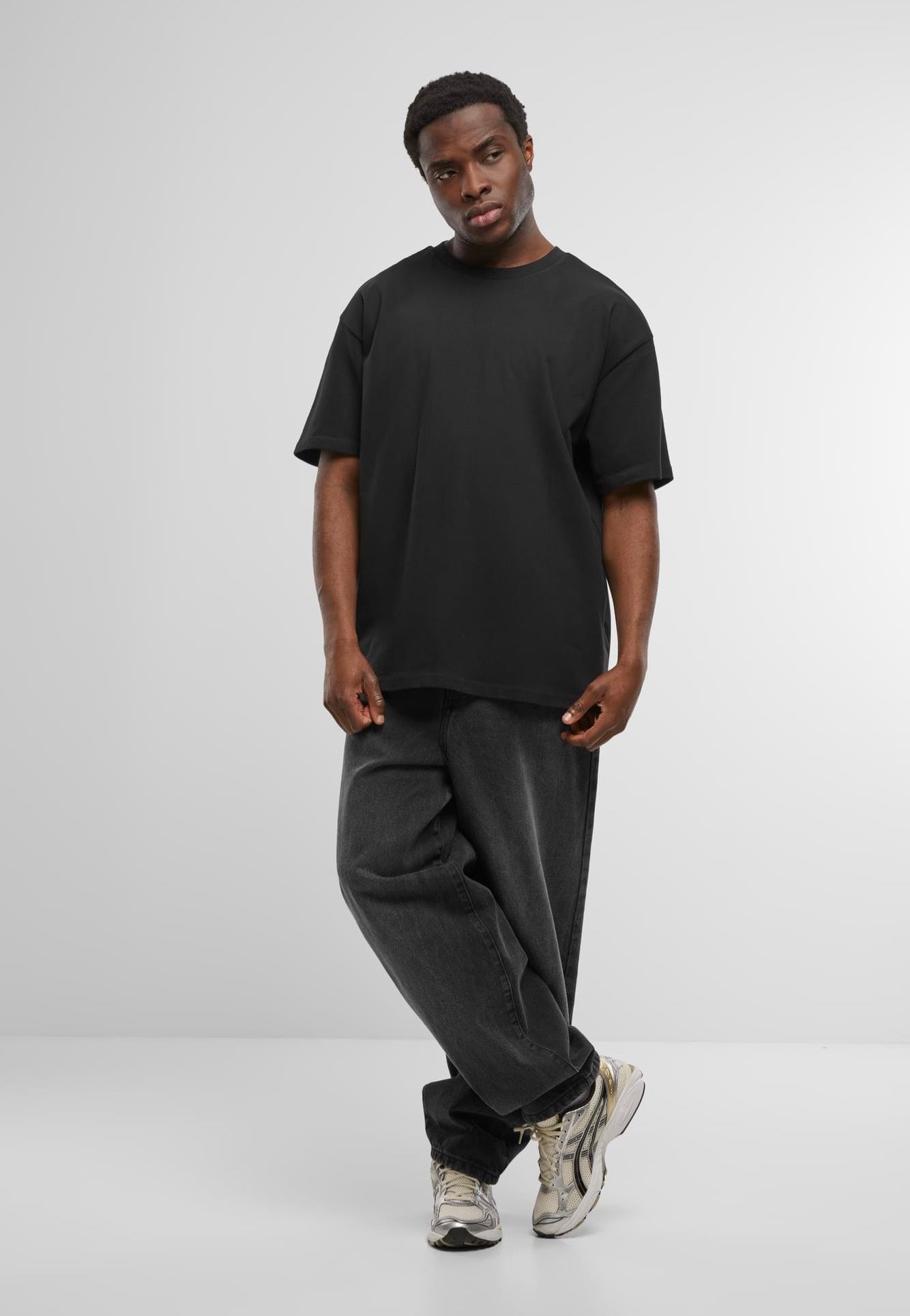 Urban Classics - Relaxed Dropped Shoulder Black - T-Shirt | Men-Image
