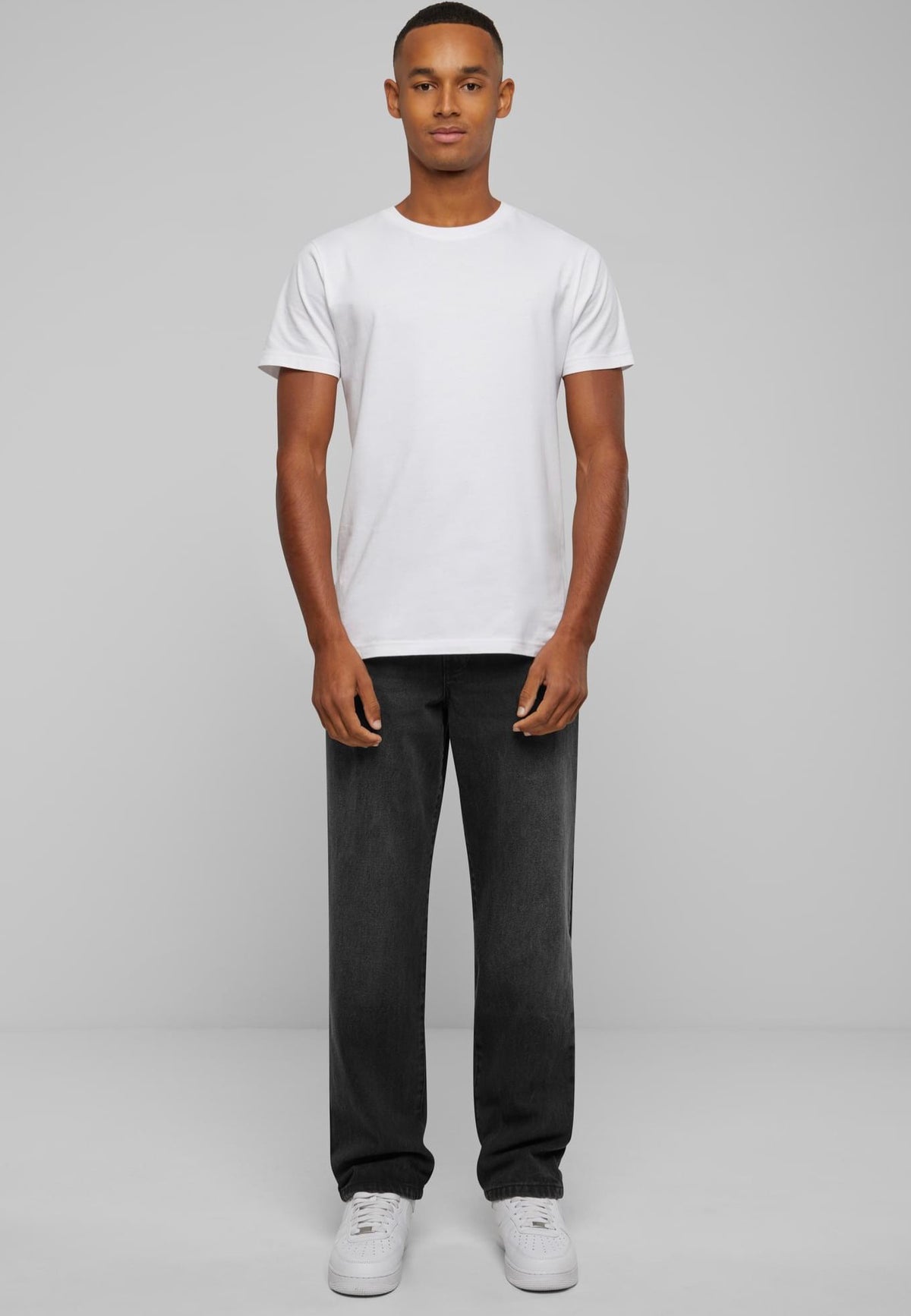 Urban Classics - Heavy Ounce Straight Fit Black Washed - Jeans | Men-Image