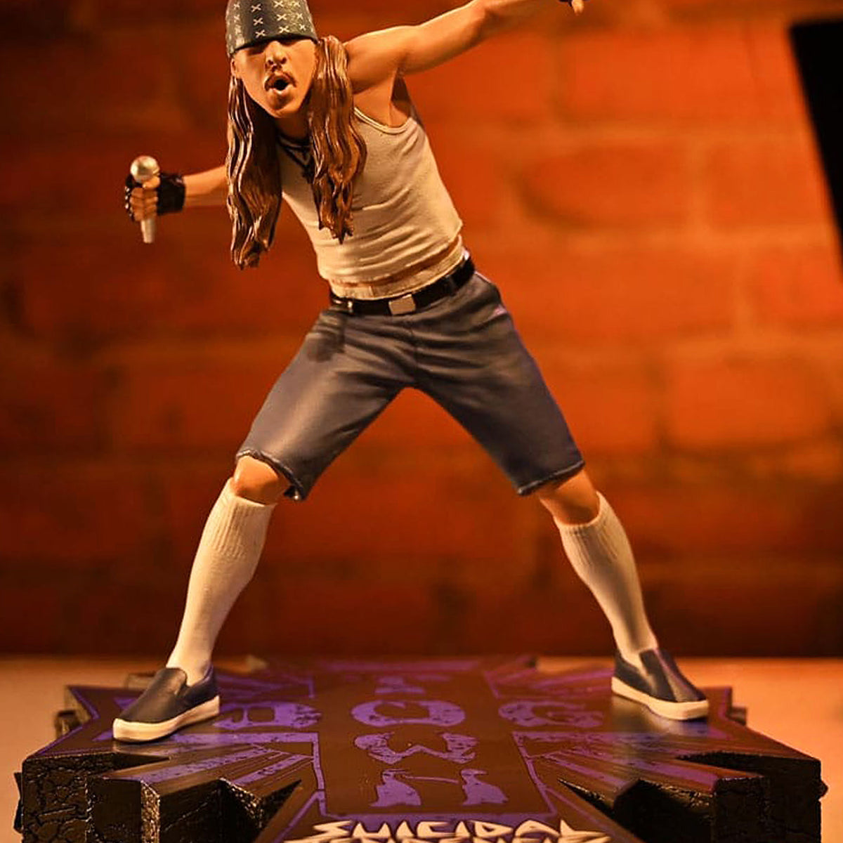 M×M×M × SUICIDAL TENDENCIES FIGURE Suicidal Tendencies - Mike Muir Rock Iconz - Statue | AFM Records